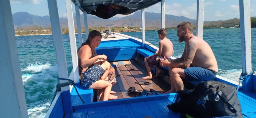 "boat drive back form menjangan"